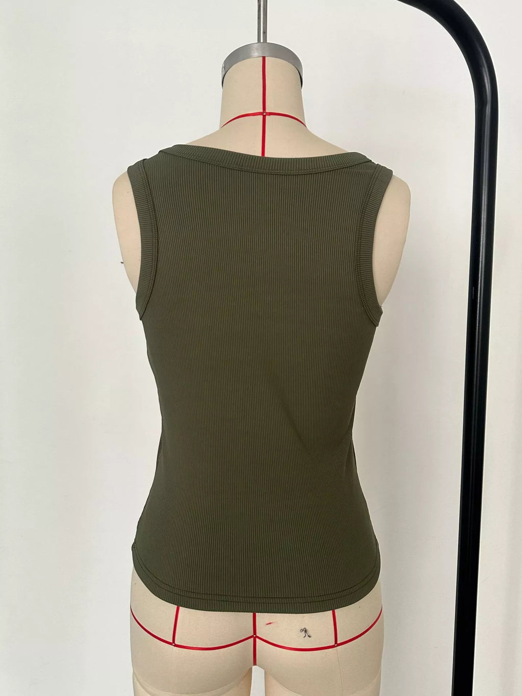 Ribbed Knit Slim Fit Tank 008 - Poppy & Pearl Edit